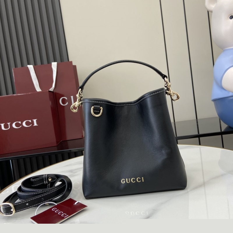 G*u*i bucket bags